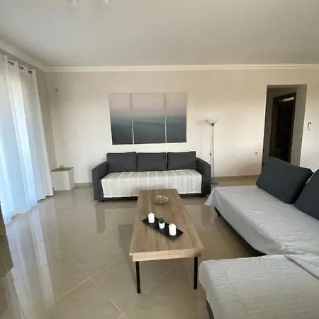 Tasos Cozy 2nd Floor Apartament *