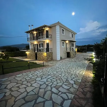 Tasos Cozy 2nd Floor Apartament *