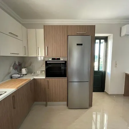 Tasos Cozy 2nd Floor Apartament *