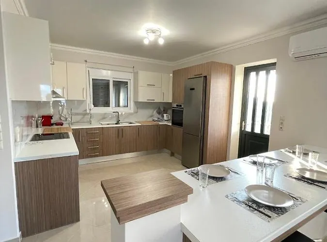 Tasos Cozy 2nd Floor *